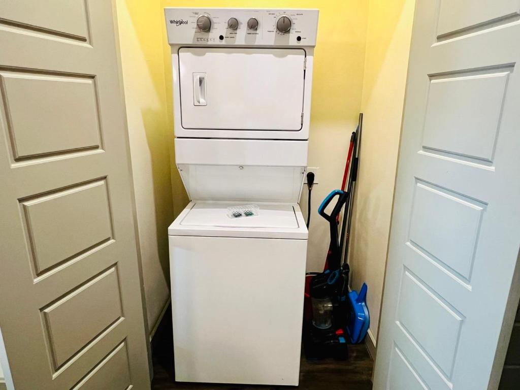 Downtown Apt Free Parking - Pool - Gym - Fully Kitchen 휴스턴 외부 사진