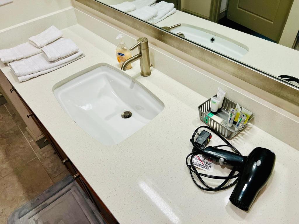 Downtown Apt Free Parking - Pool - Gym - Fully Kitchen 휴스턴 외부 사진